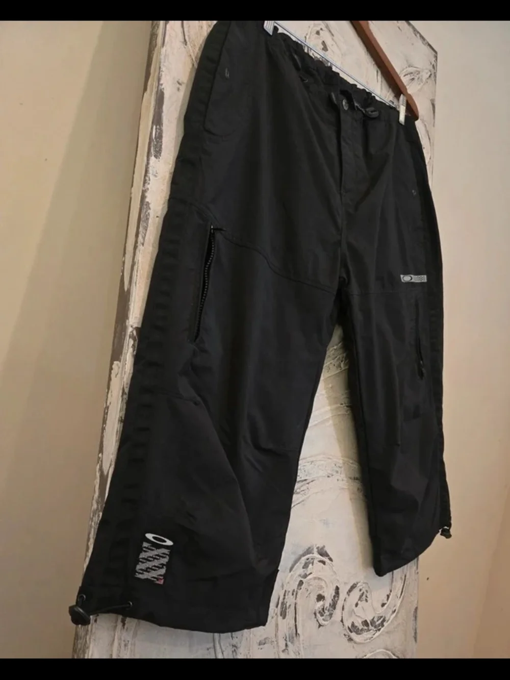 Oakley Black Men's Cargo Pants - Knee Length Technical Shorts